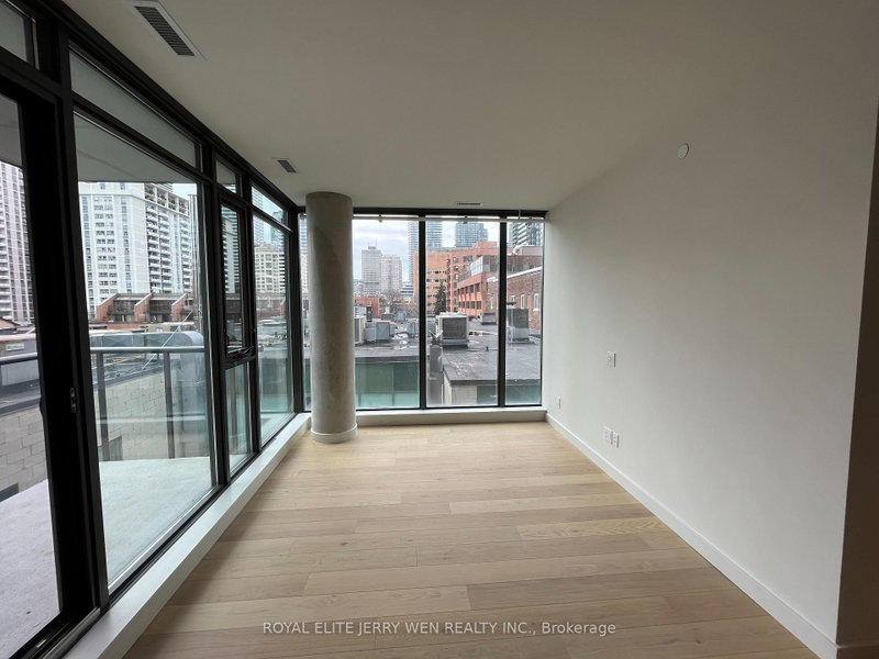 303 - 81 Wellesley Street E