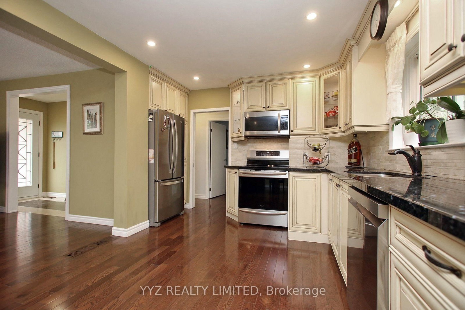 Listing Image 7