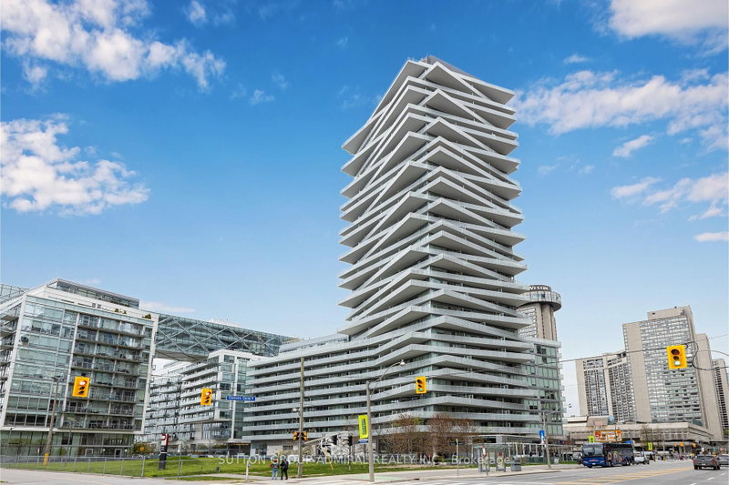 208 - 15 Queens Quay E
