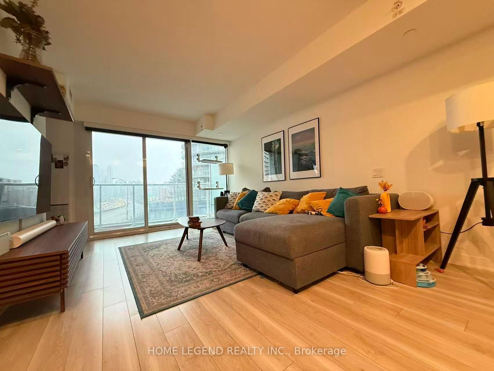 17 Bathurst Street • #710 • Toronto, ON photo 3