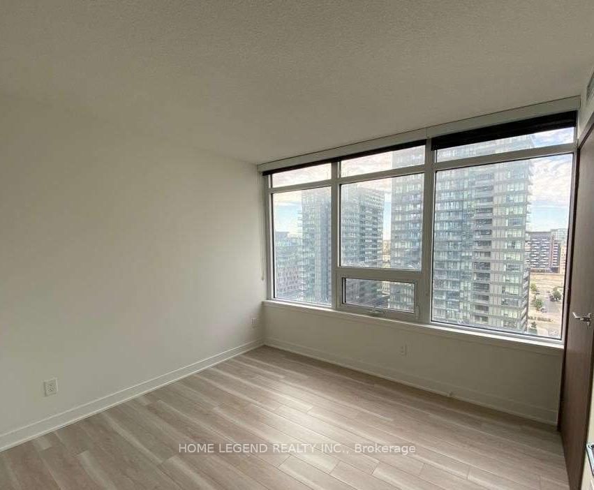 17 Bathurst Street • #710 • Toronto, ON photo 4