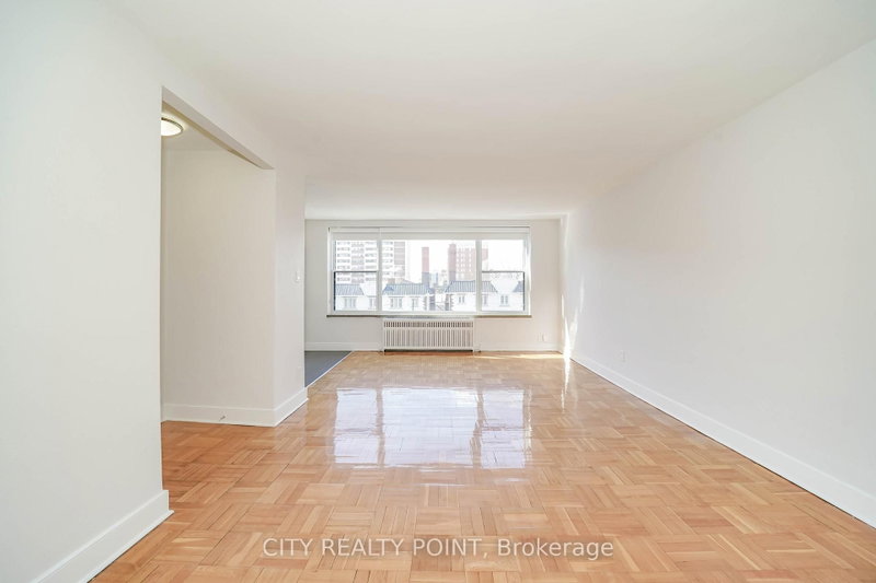 202 - 1545 Bathurst Street