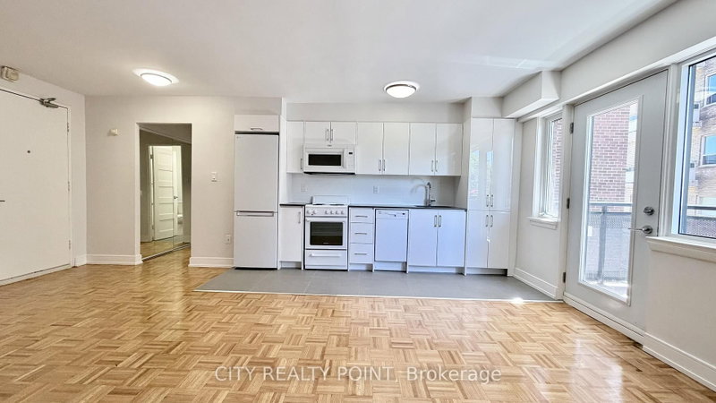 95 Lawton Blvd photo 4