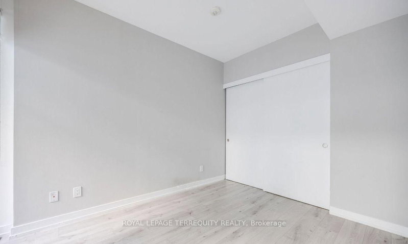 330 - 161 Roehampton Avenue