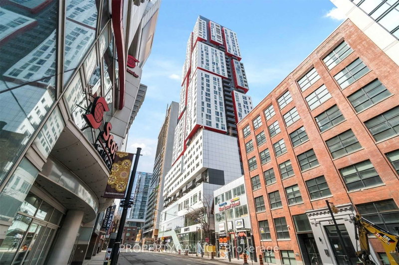 411 - 318 Richmond Street W