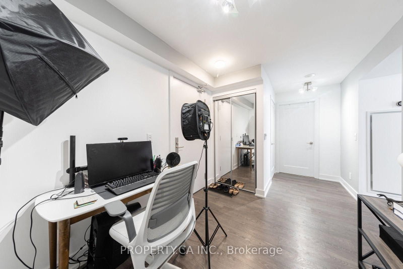 411 - 318 Richmond Street W