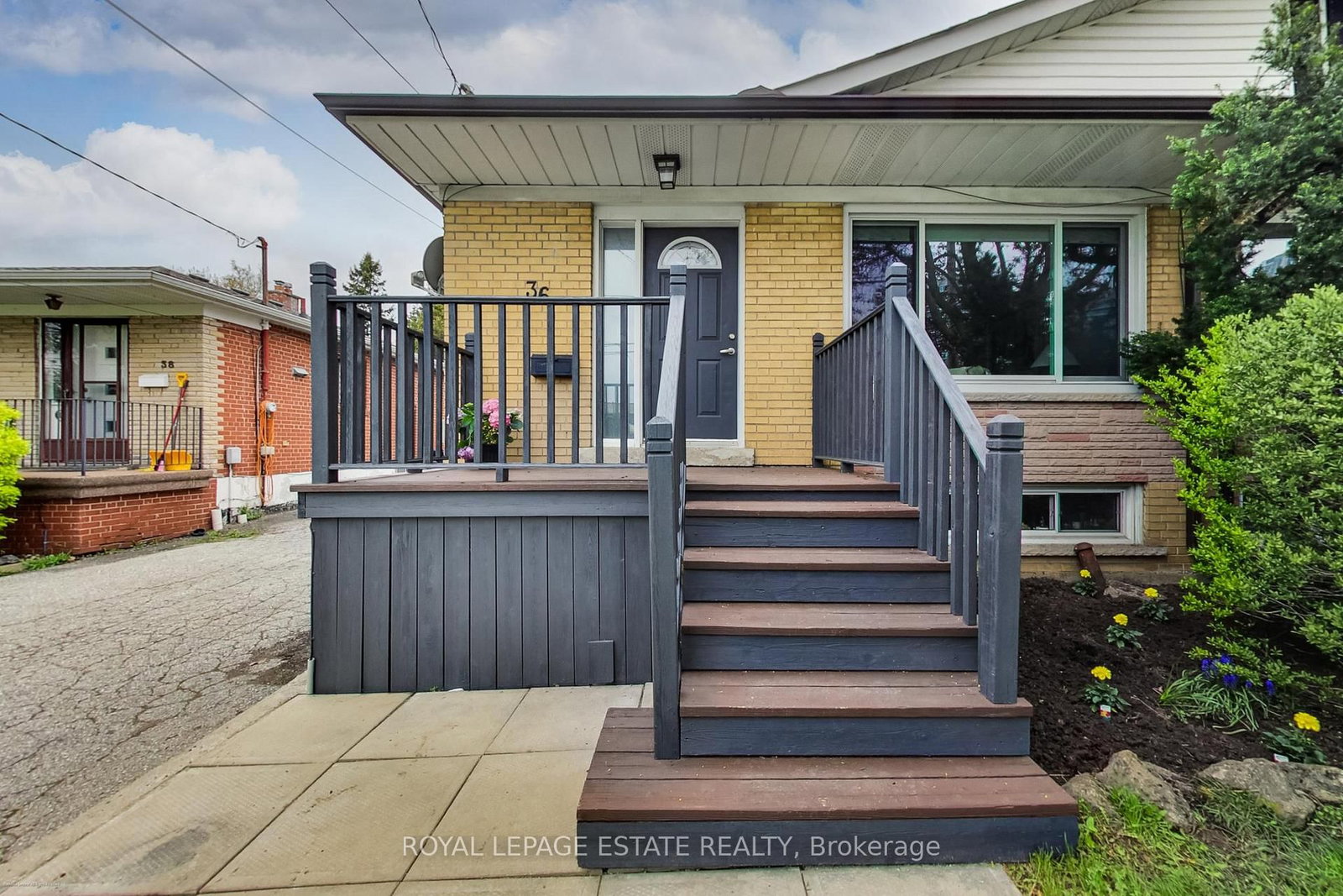 36 Linelle Street • Toronto, ON photo 2