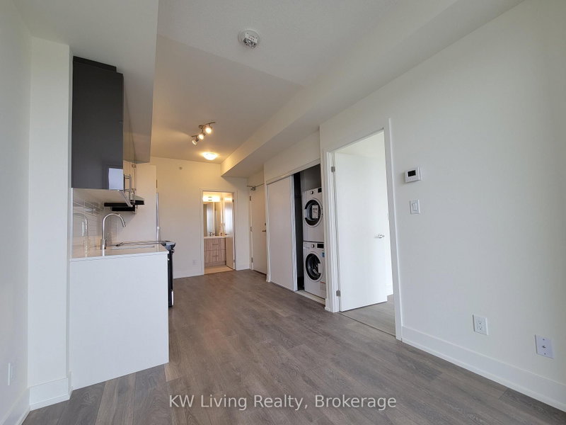 1807 - 180 Fairview Mall Drive
