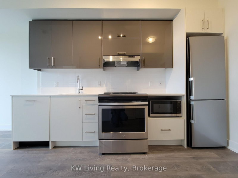 180 Fairview Mall Dr photo 4