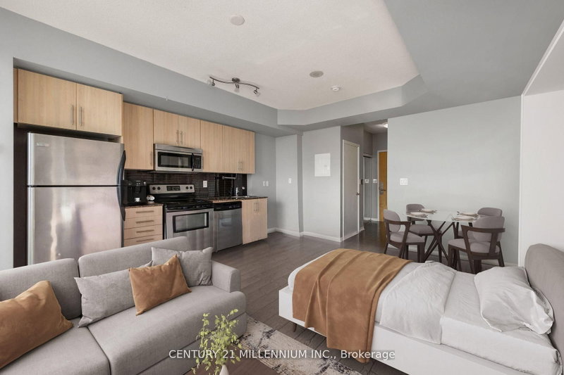 4503 - 65 Bremner Boulevard W