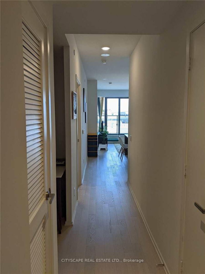 12 Bonnycastle Toronto,ON M5A 0C8 — Photo 4