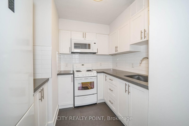 2606 - 33 Isabella Street