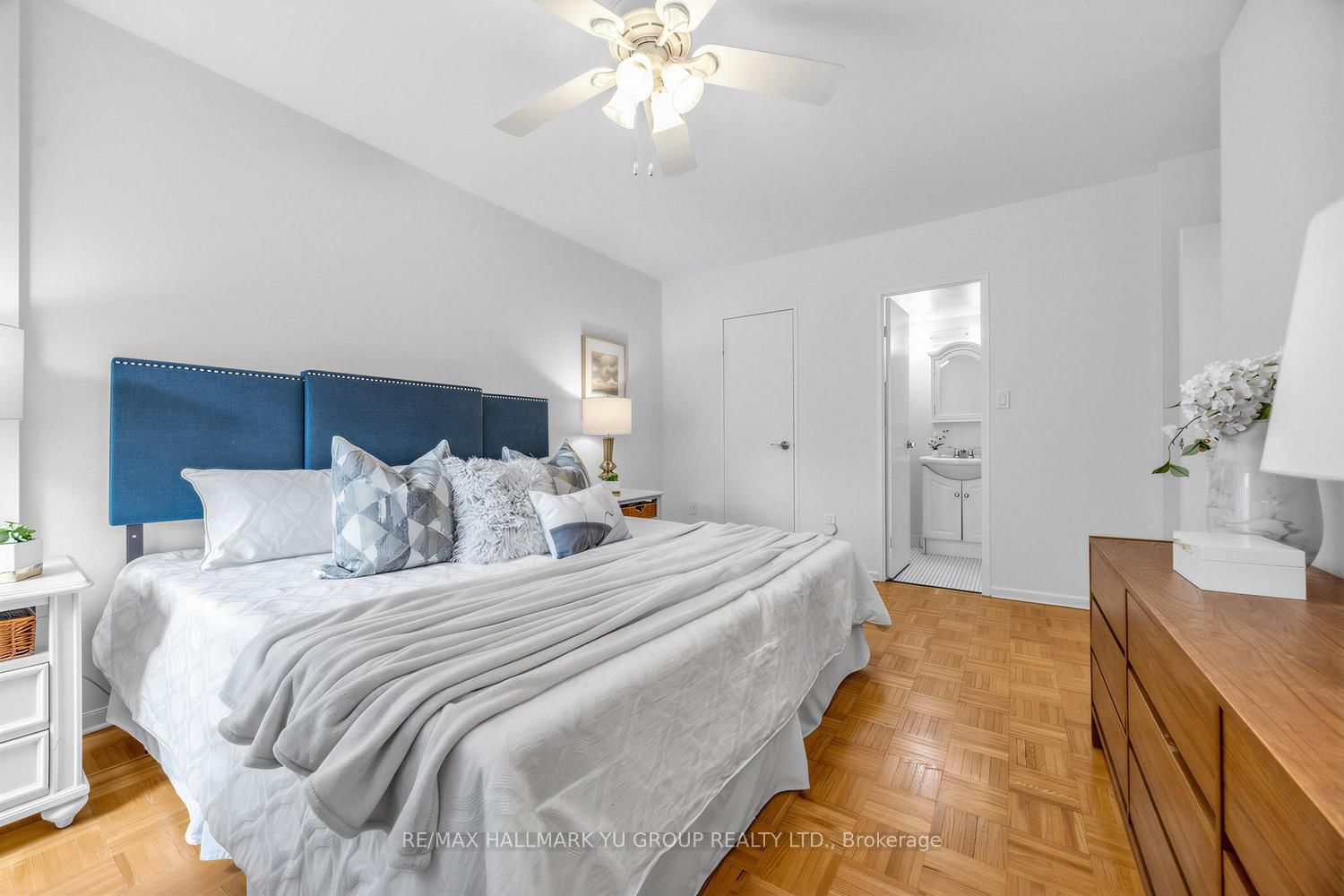 15 Vicora Linkway • #401 • Toronto, ON photo 13