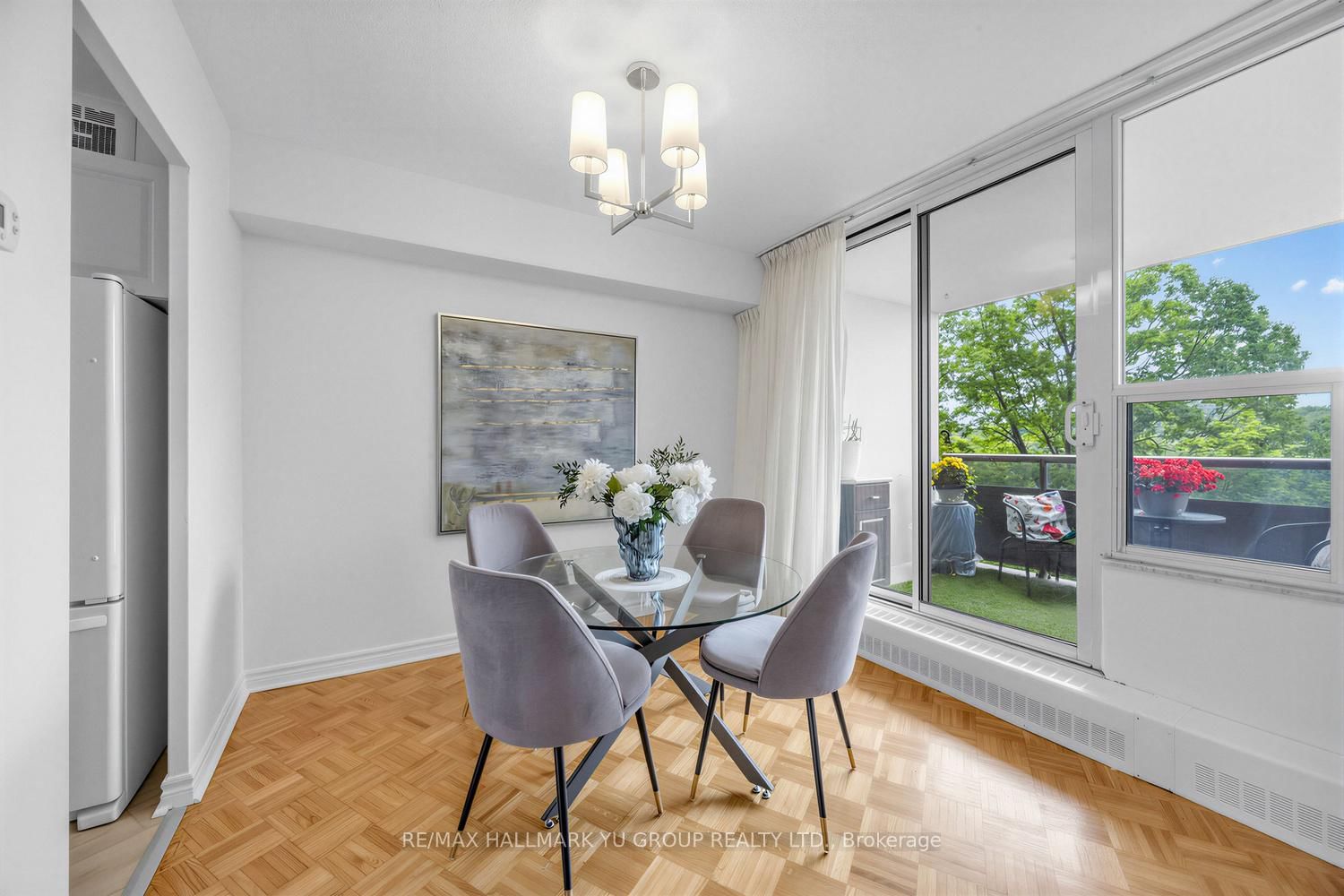 15 Vicora Linkway • #401 • Toronto, ON photo 8