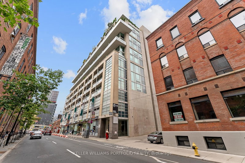 918 - 388 Richmond Street W
