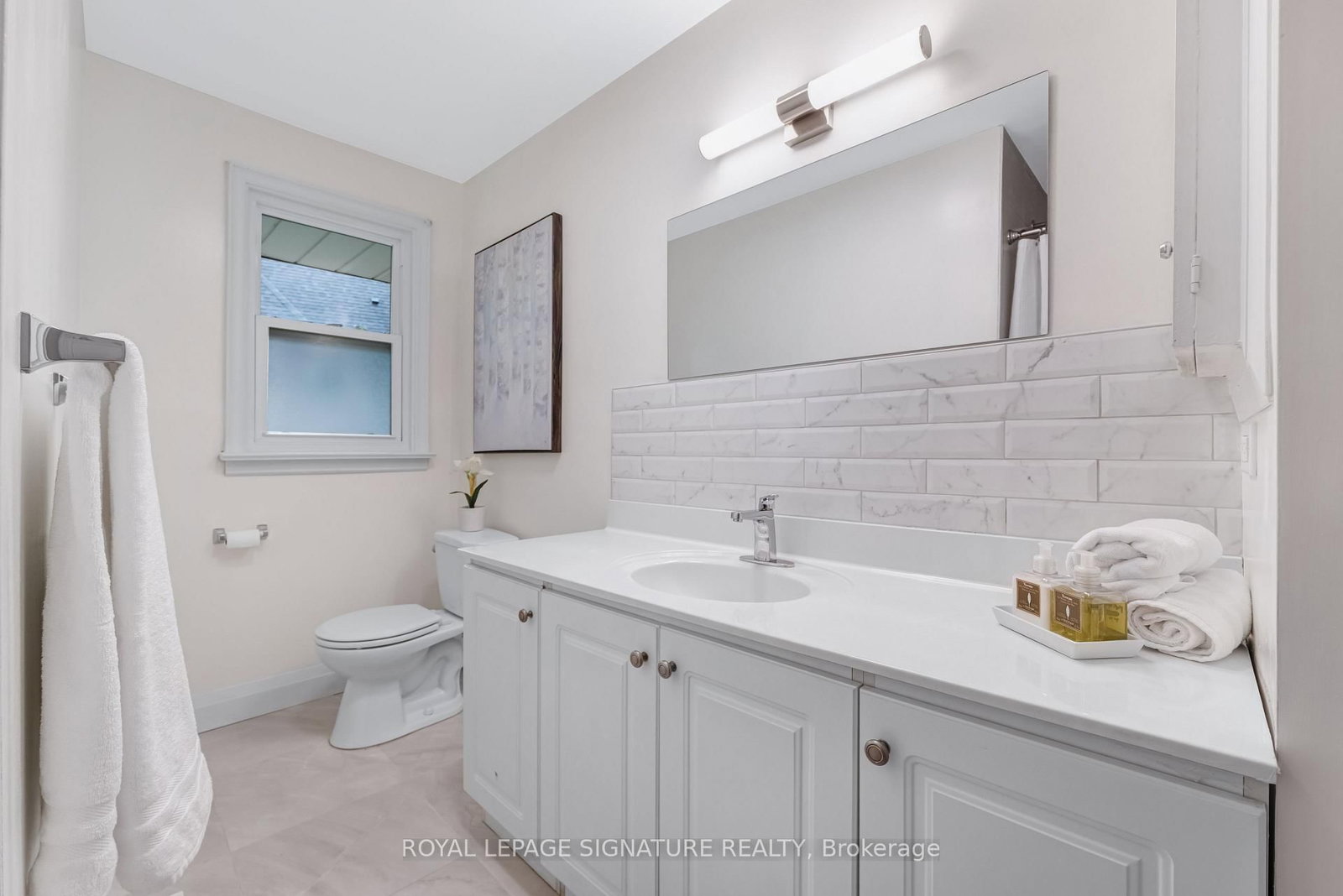 9 Bunty Lane • Toronto, ON photo 18