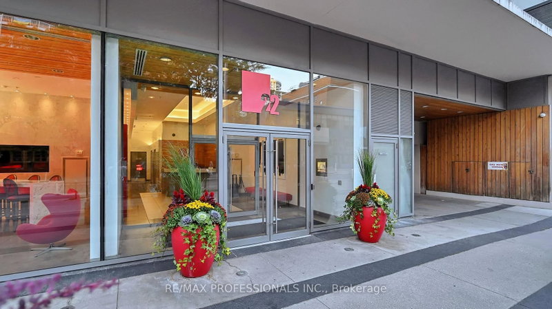 2008 - 22 Wellesley Street E