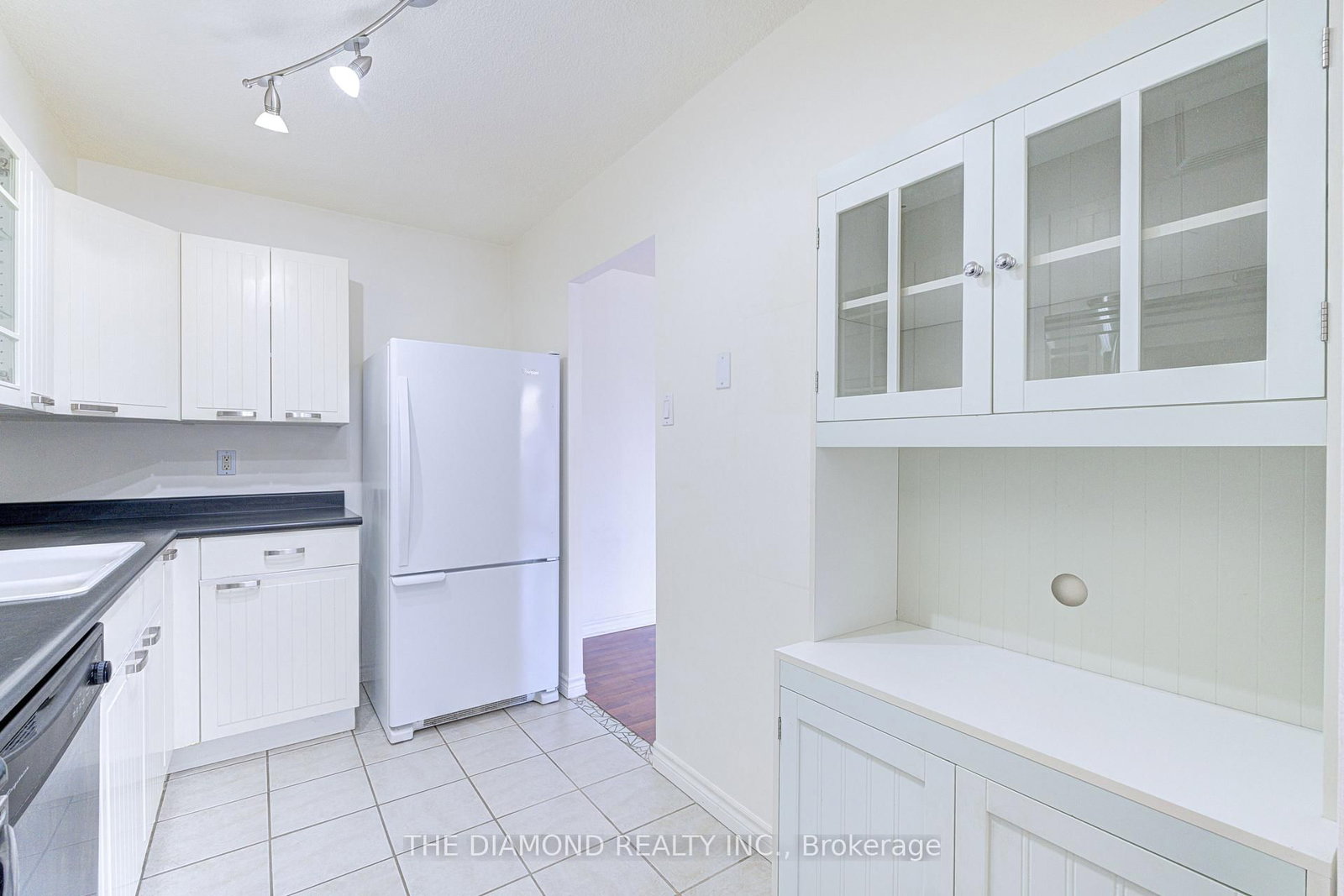 40 Sunrise Avenue • #301 • Toronto, ON photo 14
