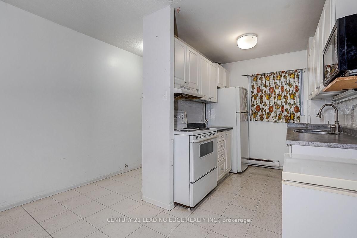 135 Leeward Glenway • #207 • Toronto, ON photo 15