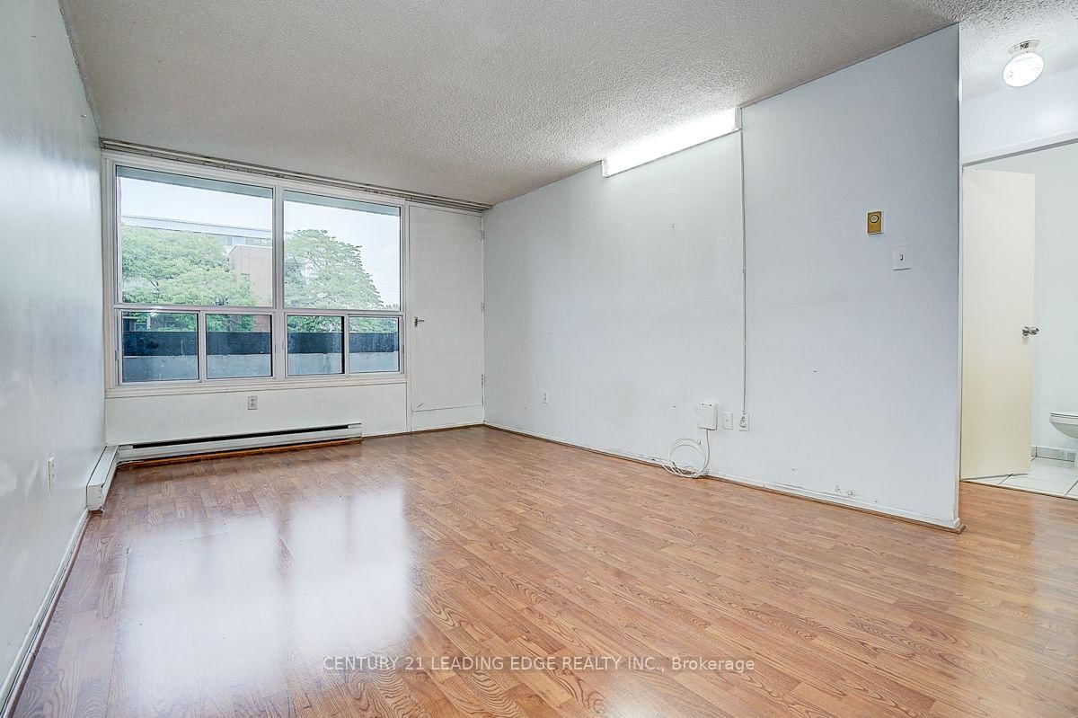 135 Leeward Glenway • #207 • Toronto, ON photo 22