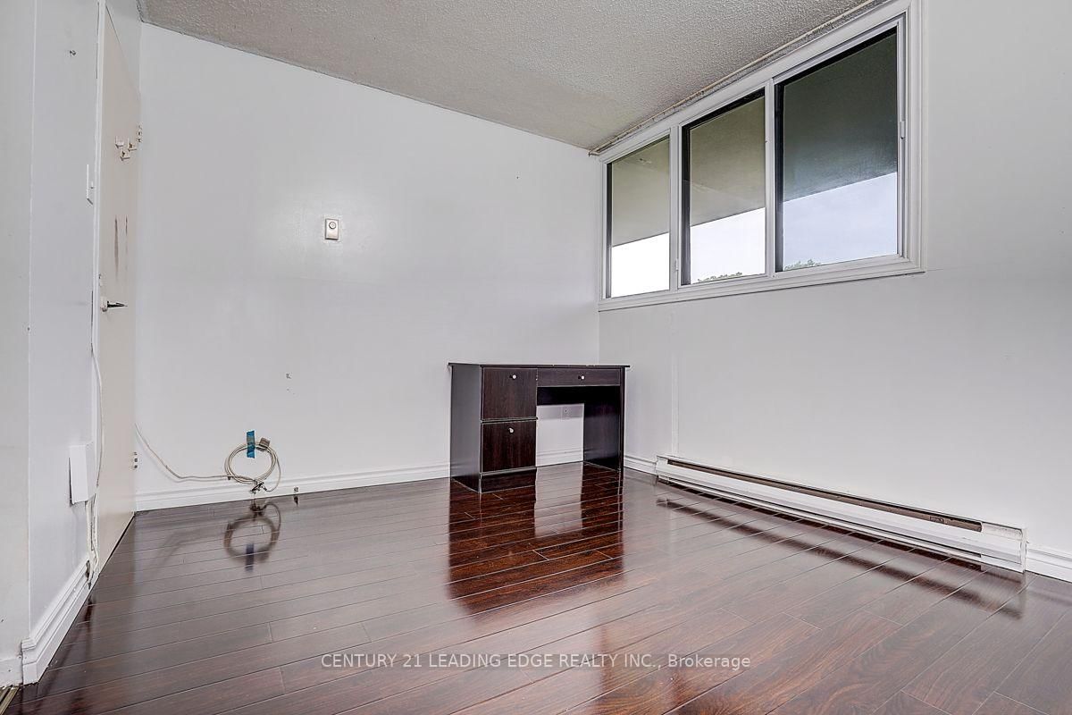 135 Leeward Glenway • #207 • Toronto, ON photo 37