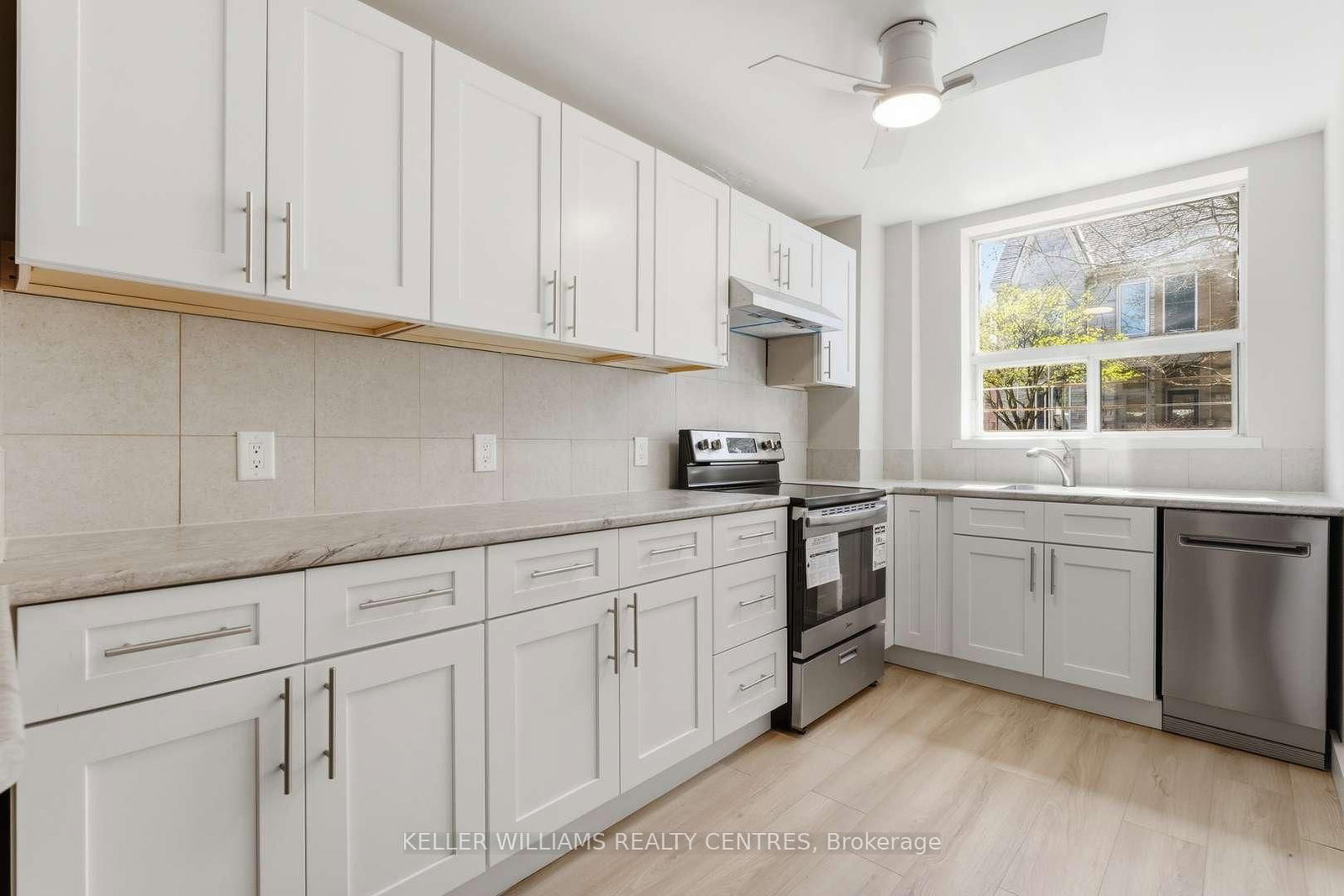42 Mansfield Avenue • Toronto, ON photo 13