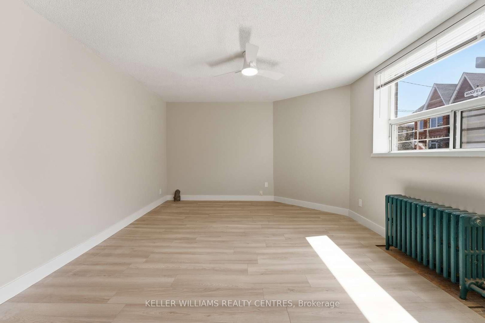 42 Mansfield Avenue • Toronto, ON photo 15