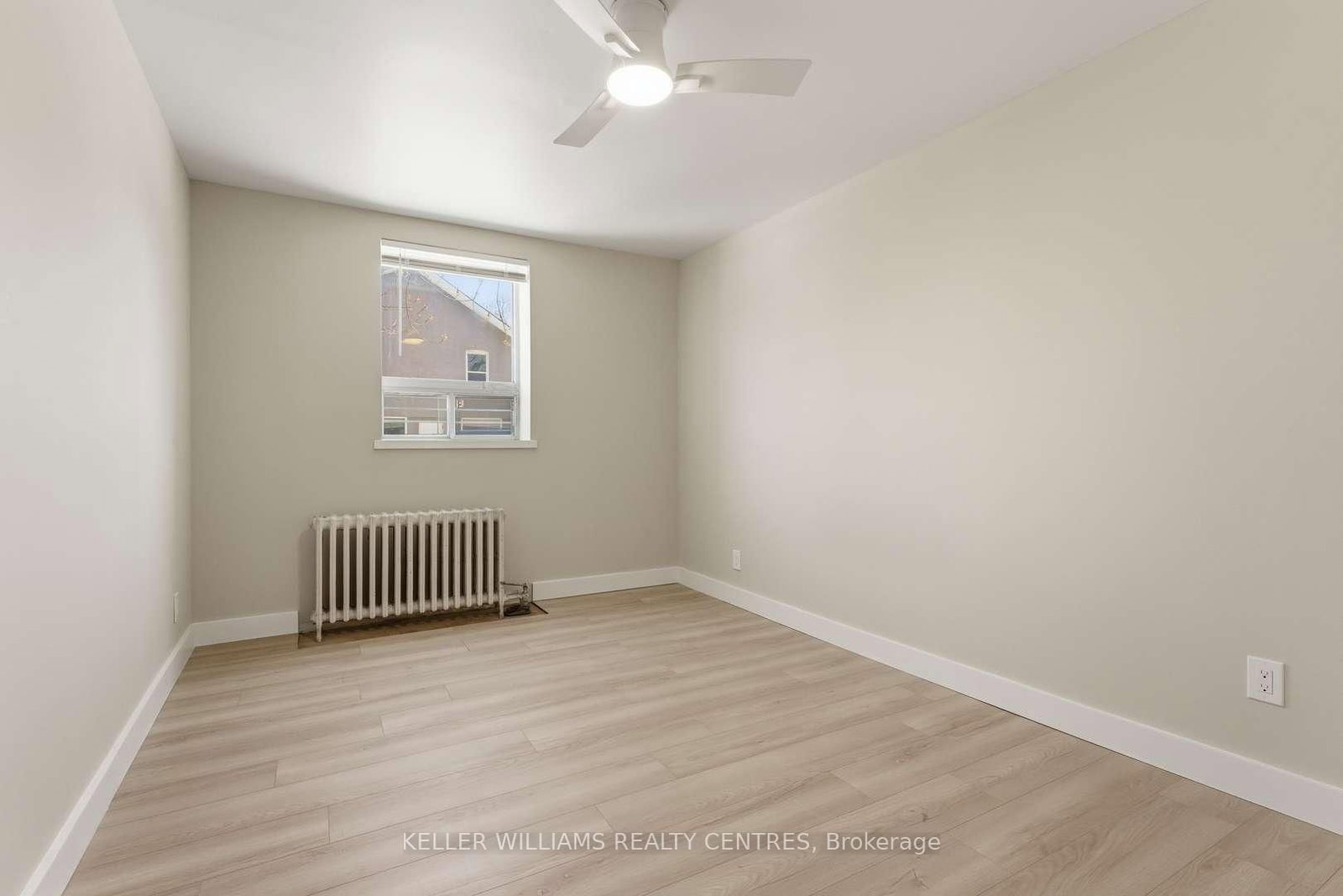 42 Mansfield Avenue • Toronto, ON photo 17