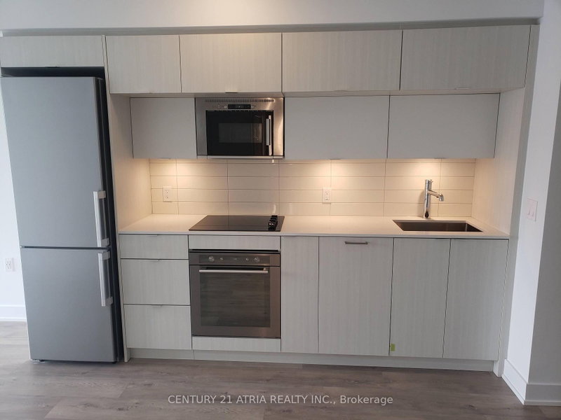 575 Bloor St E photo 1