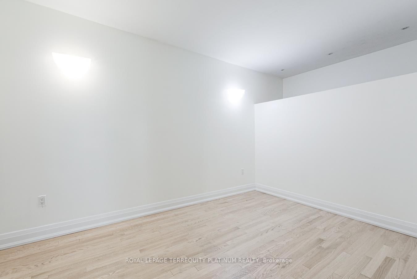 204 Ellerslie Avenue • Toronto, ON photo 39
