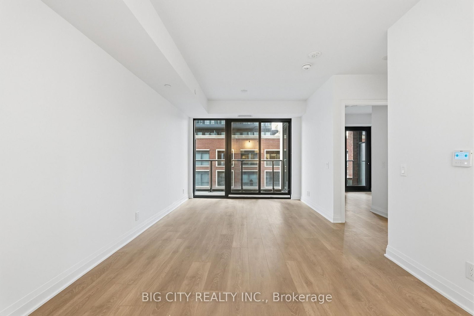 606 - 25 Frederick Todd Way, Toronto 4