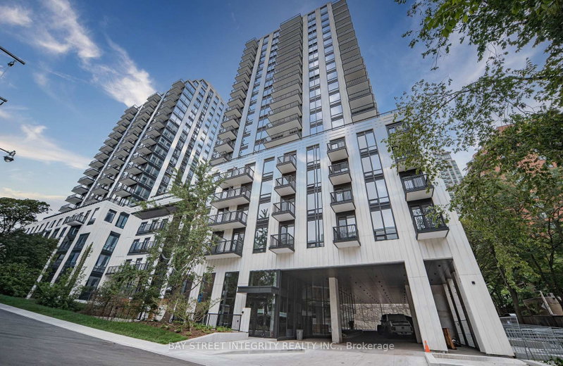 702 - 91 Montclair Avenue