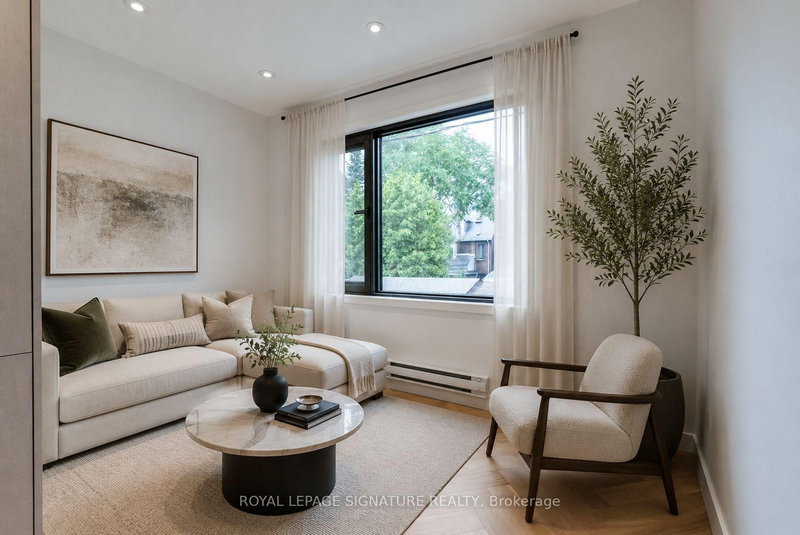 Laneway - 390 Palmerston Boulevard