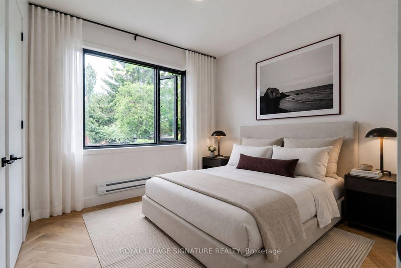 Laneway - 390 Palmerston Boulevard