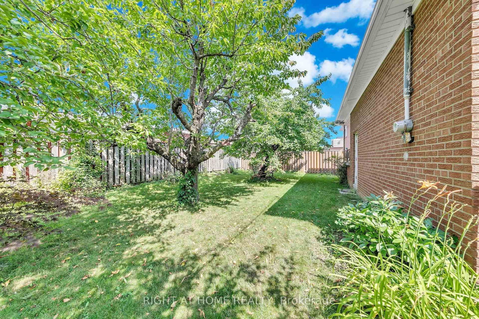 88 Peckham Avenue • Toronto, ON photo 47