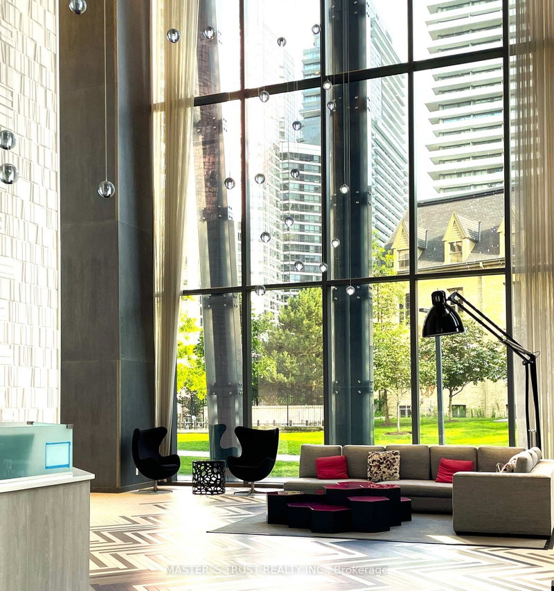 1109 - 1080 Bay Street