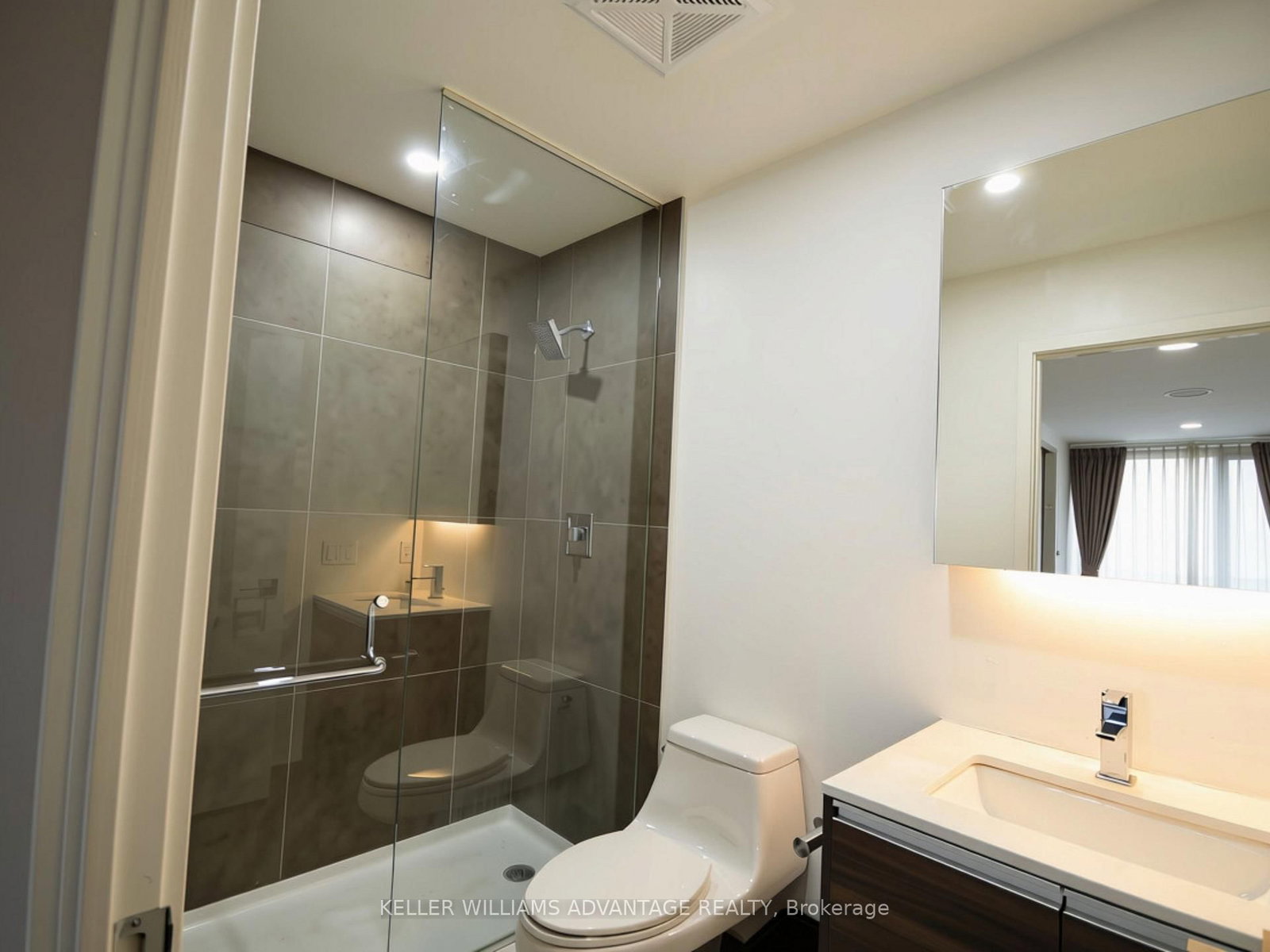 20 Minowan Miikan Lane • #610 • Toronto, ON photo 11