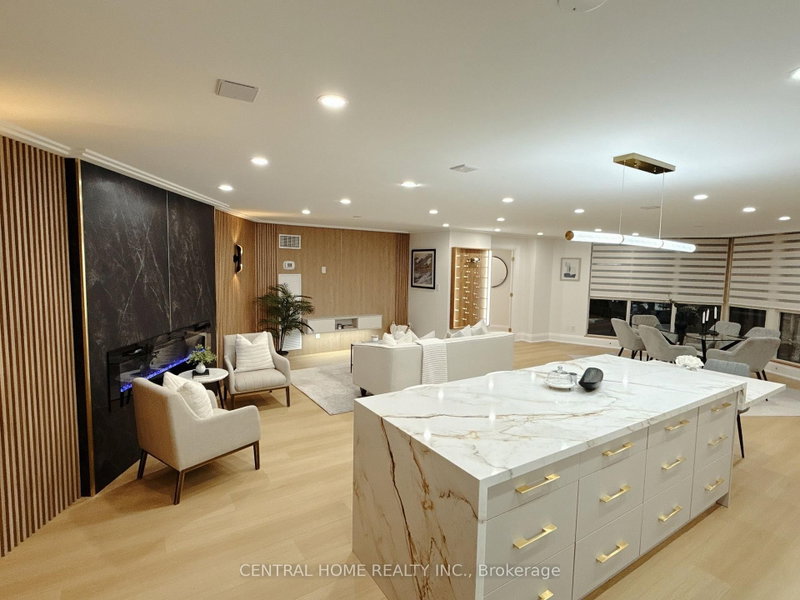 302 - 85 SKYMARK Drive