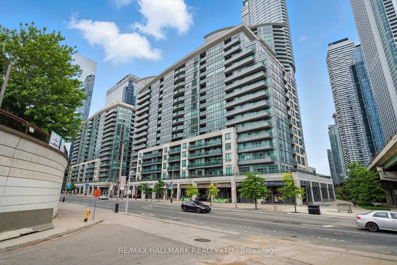 301 - 25 Lower Simcoe Street