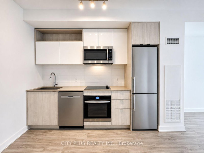 2621 - 135 Lower Sherbourne Street