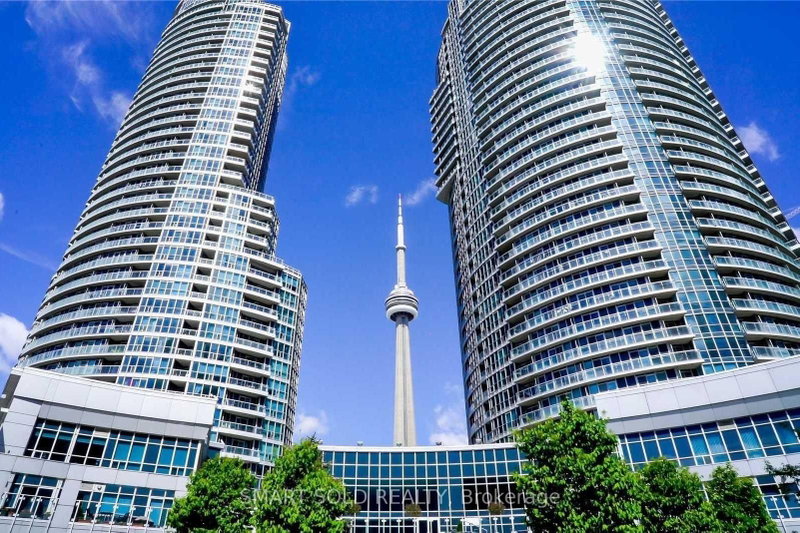 1002 - 208 Queens Quay W