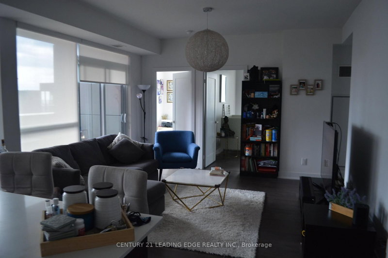 3806 - 318 Richmond Street W