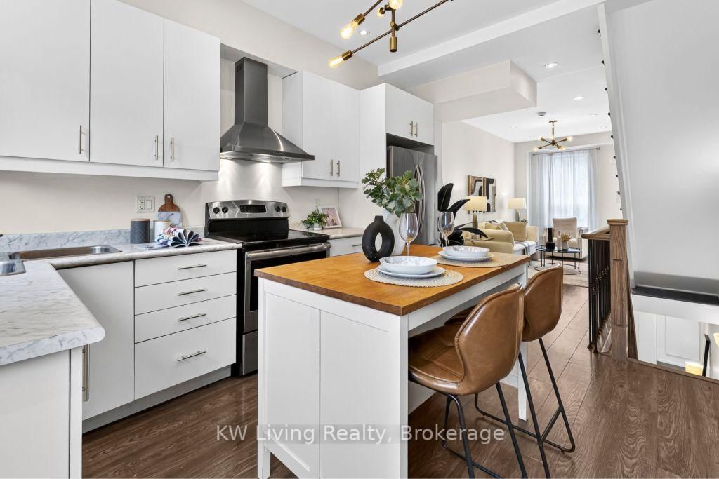 Townhouse sold at 90 Mitchell Avenue, Toronto, Ontario, M6J 1B9 - Niagara - MLS: C13675596