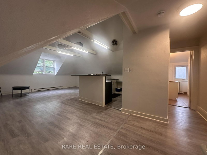 3 - 737 Avenue Road