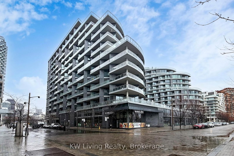 1 Edgewater Dr photo 4