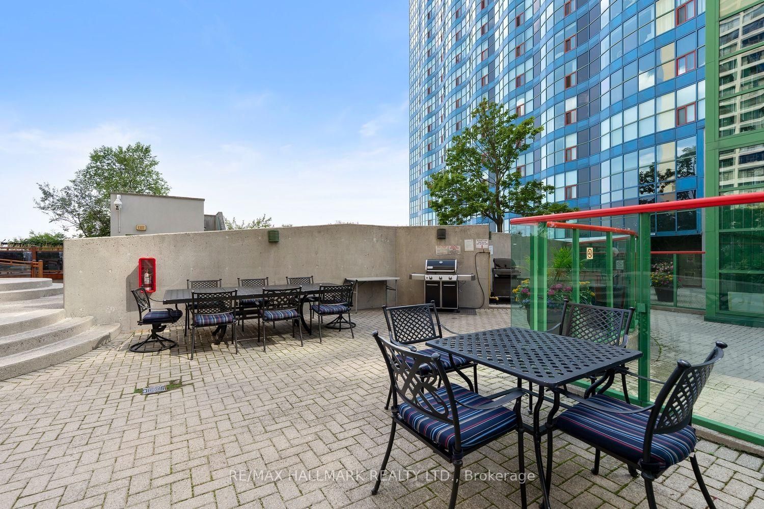 77 Harbour Square • #504 • Toronto, ON photo 13