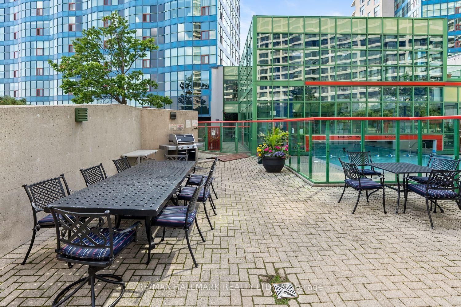 77 Harbour Square • #504 • Toronto, ON photo 14