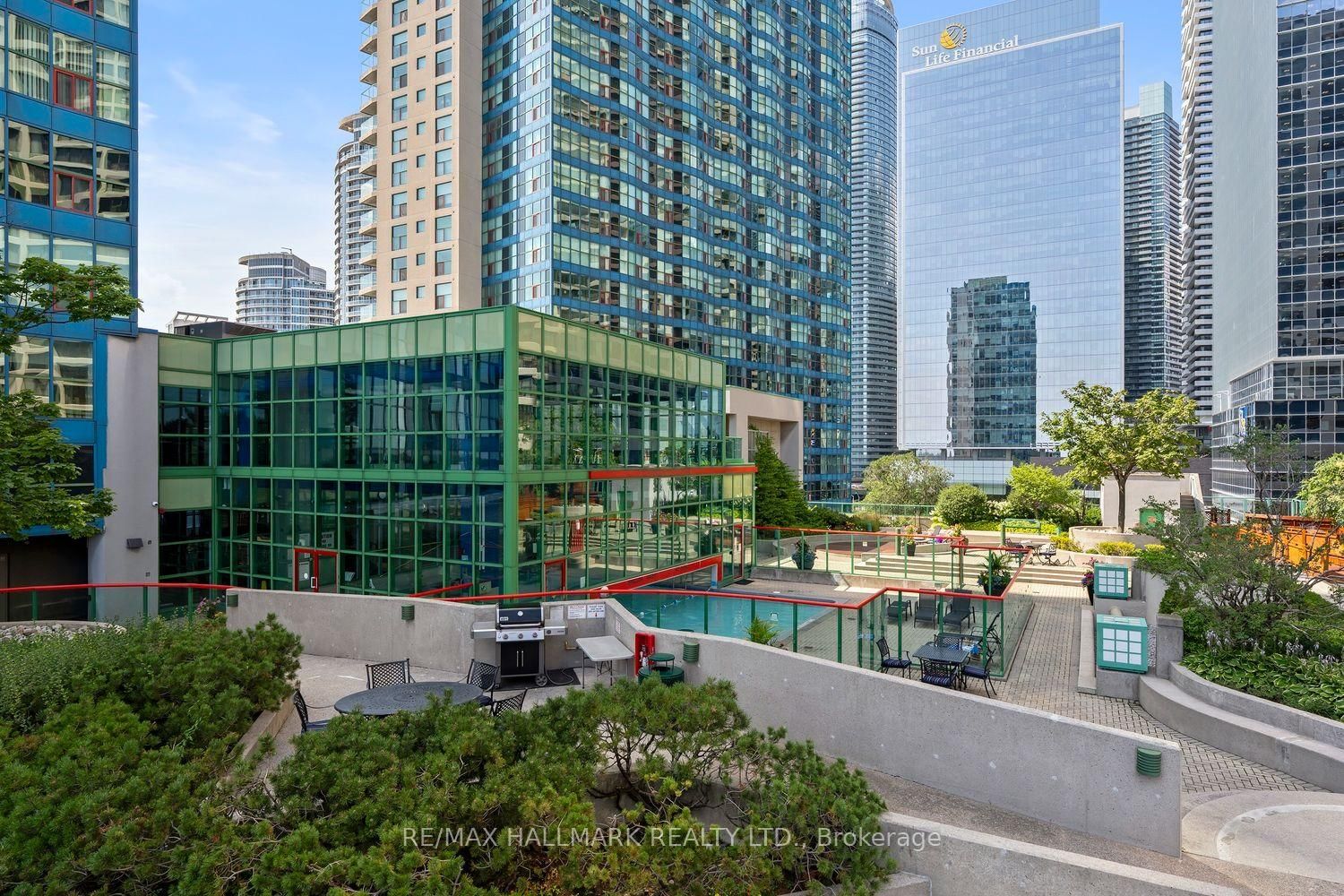 77 Harbour Square • #504 • Toronto, ON photo 19