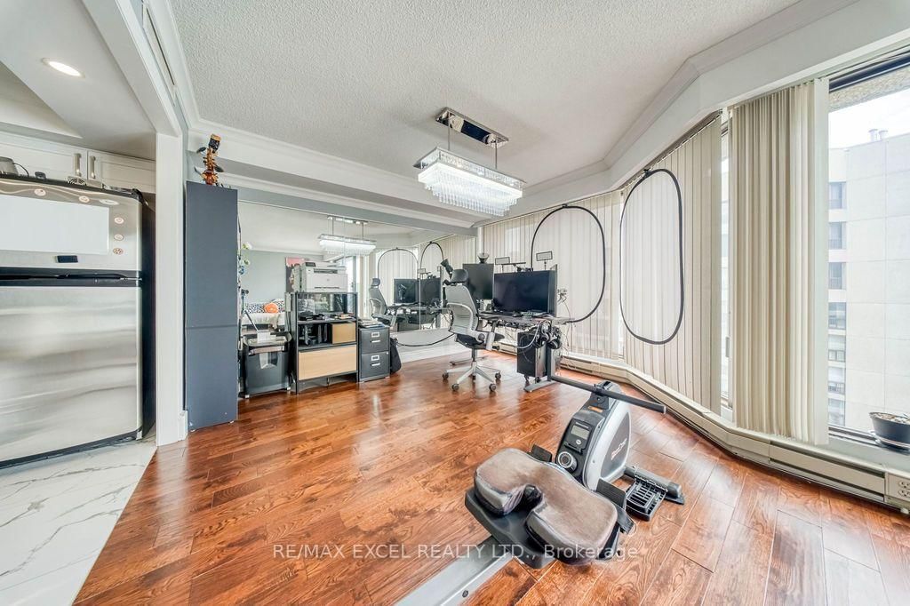 65 Harbour Square • #3403 • Toronto, ON photo 11