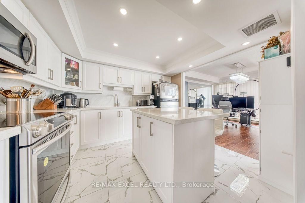 65 Harbour Square • #3403 • Toronto, ON photo 15
